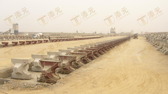 2011年 山东龙口西海岸人工岛围堤工程 