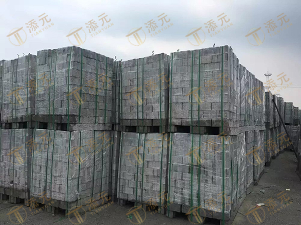 1770955010968139.jpg 联锁块成品堆放(三).jpg