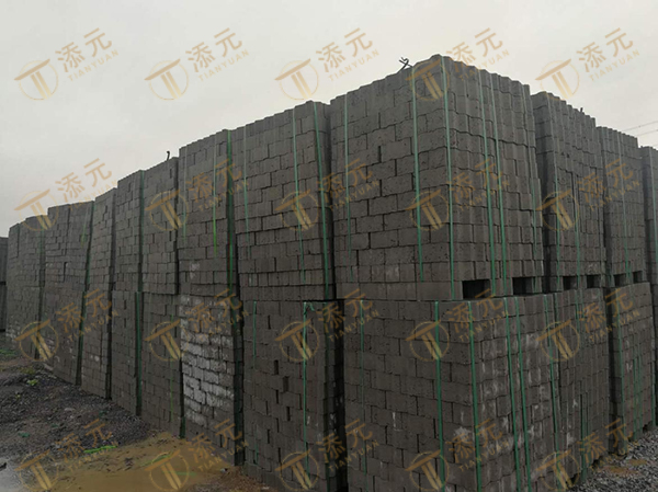 1770960893209556.jpg 联锁块成品堆放区(二).jpg