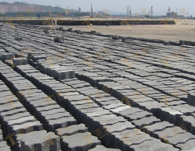 2009年 江苏南京龙潭港码头堆场联锁块工程