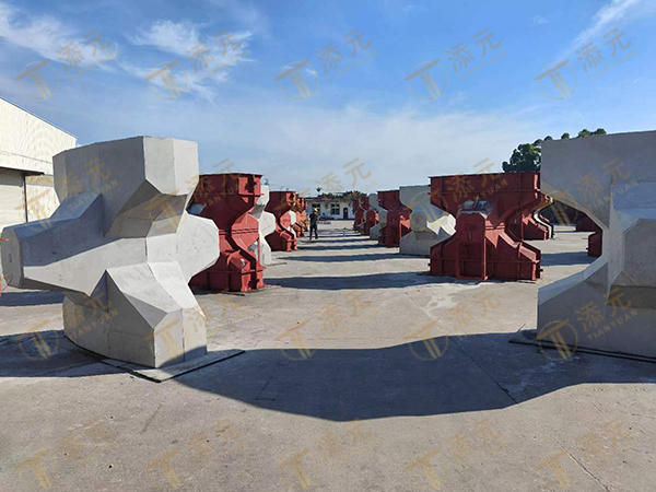 天津扭王字块预制现场(2).jpg