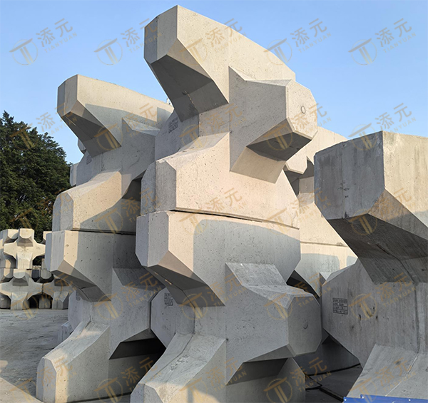 天津扭王字块预制现场(1).jpg
