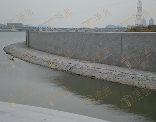 1787823318676323.jpg 景观干砌石护坡(一).jpg
