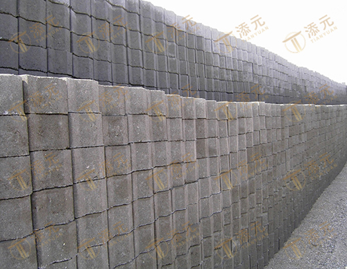 1787827192656814.jpg 高强度联锁块制作养护区(一).jpg