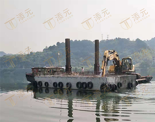 1787899649561630.jpg 沉箱安装定位.jpg